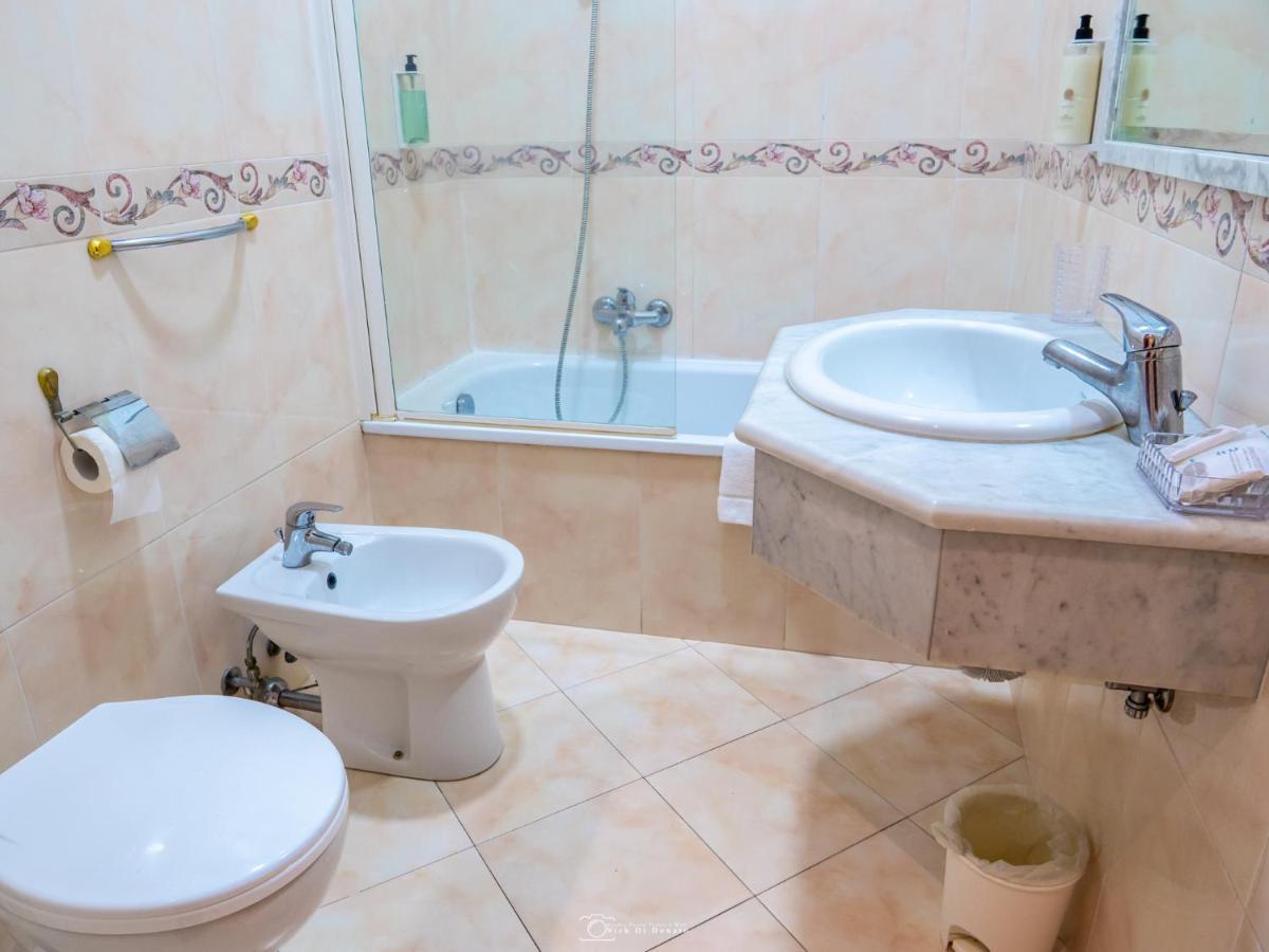Hotel Suite Caesar Rome Buitenkant foto
