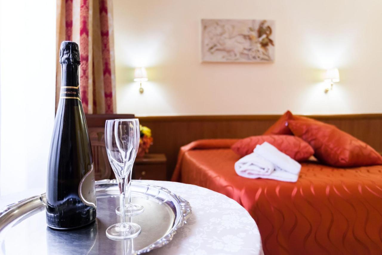 Hotel Suite Caesar Rome Buitenkant foto