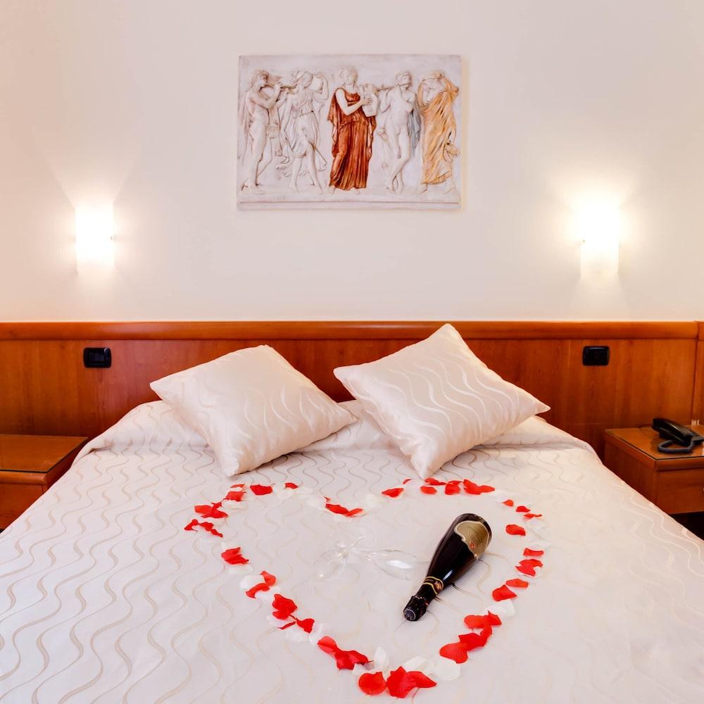 Hotel Suite Caesar Rome Buitenkant foto