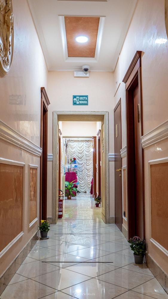 Hotel Suite Caesar Rome Buitenkant foto