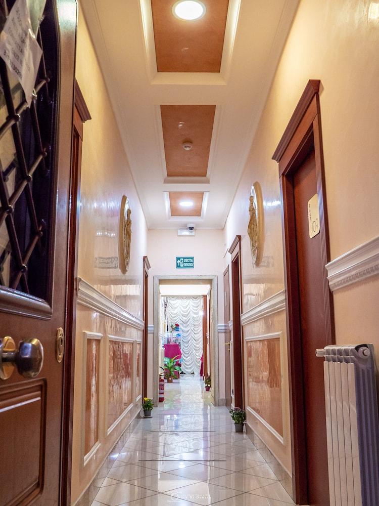 Hotel Suite Caesar Rome Buitenkant foto